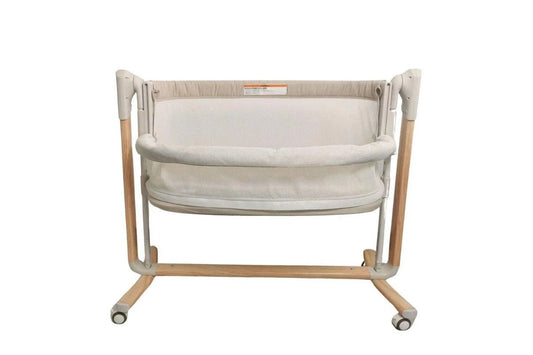Baby Studio Baby Rockabye Bedside Sleeper Soothing Bassinet w/ Wheels 0-12m